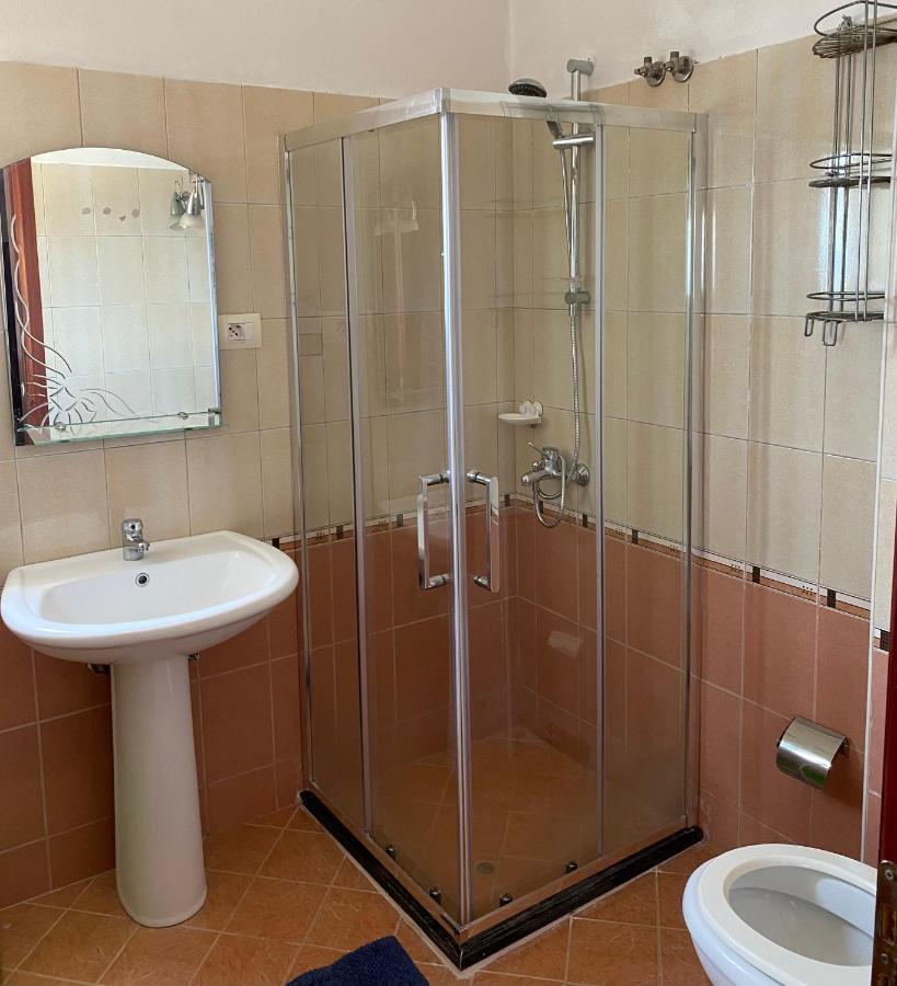 Ylli'S Apartments Sarandë エクステリア 写真