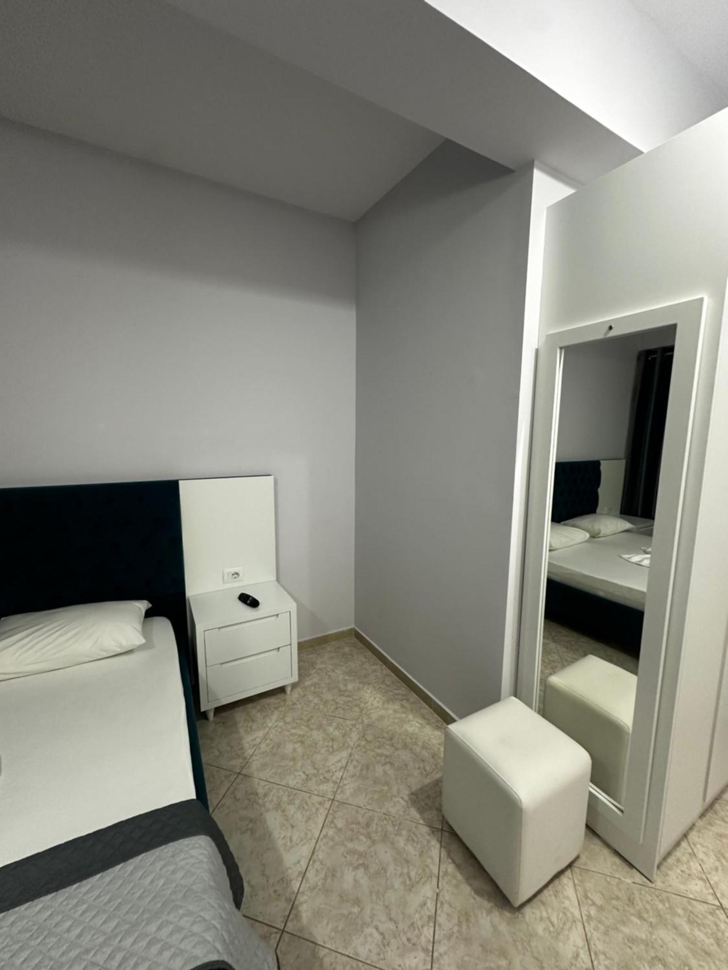 Ylli'S Apartments Sarandë エクステリア 写真