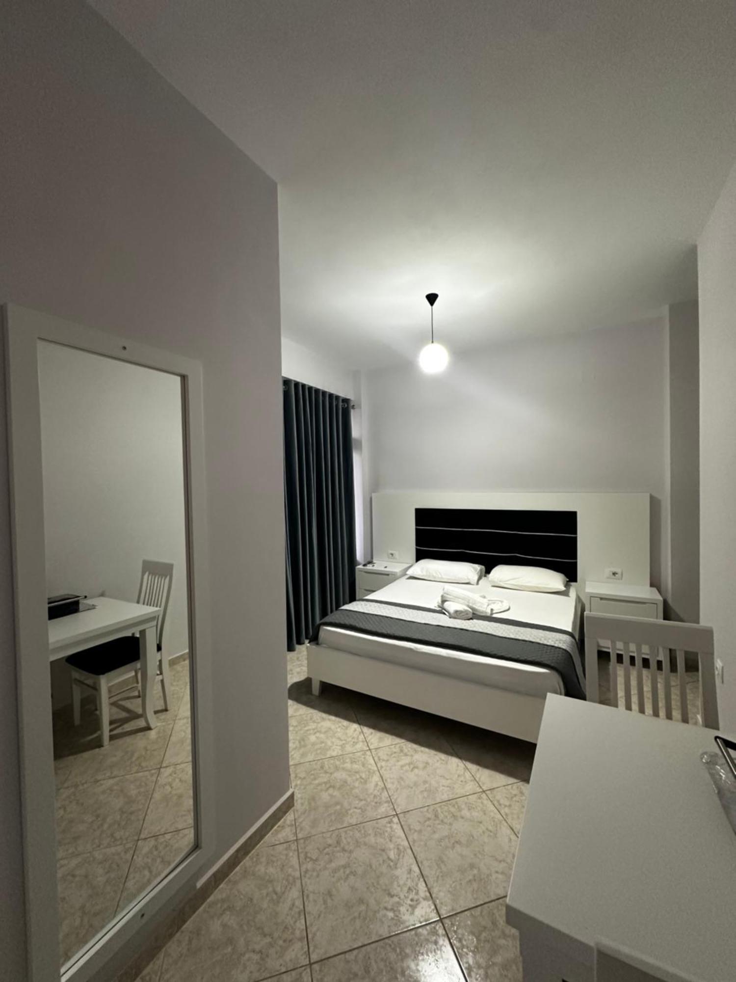 Ylli'S Apartments Sarandë エクステリア 写真