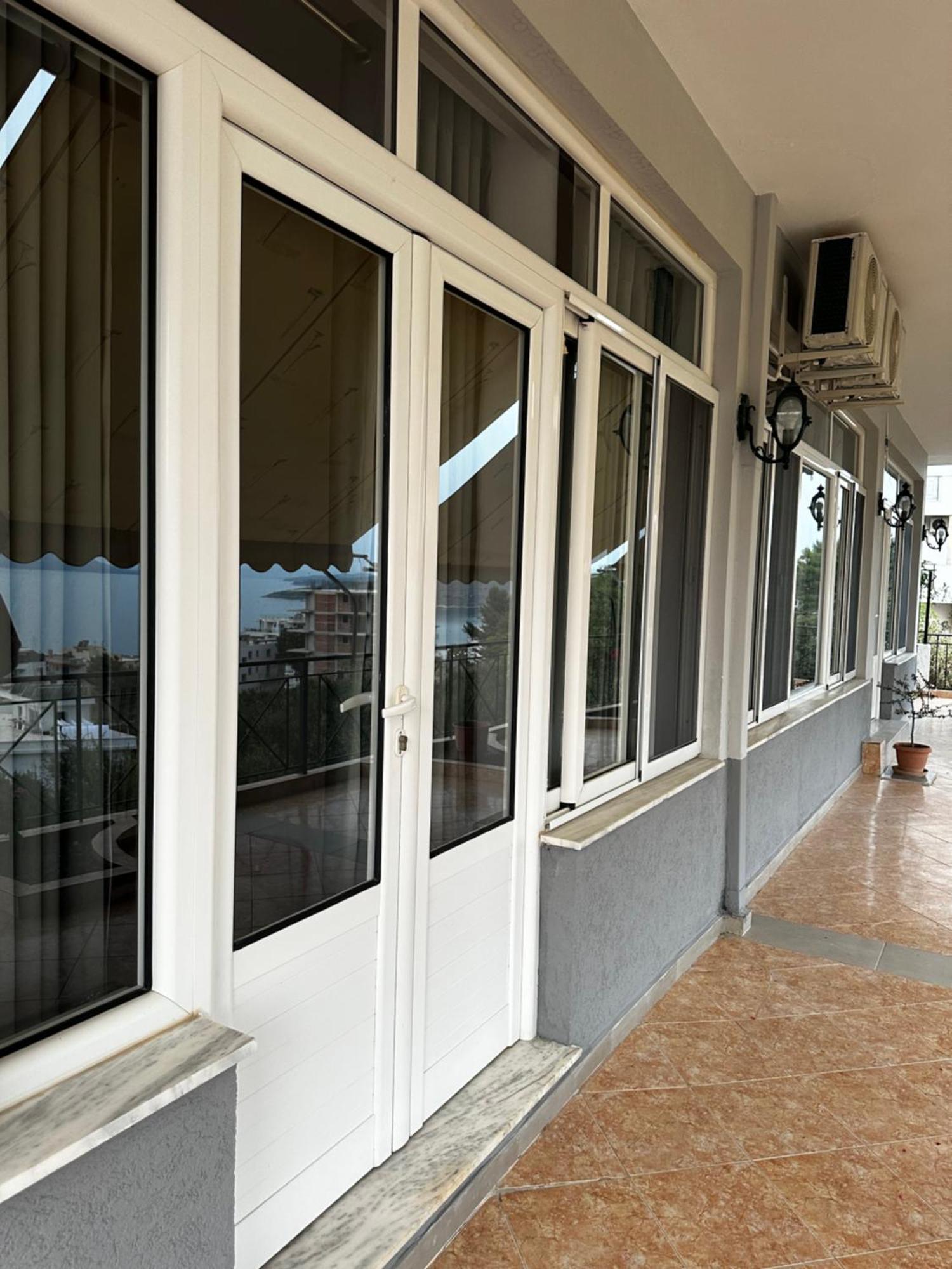 Ylli'S Apartments Sarandë エクステリア 写真