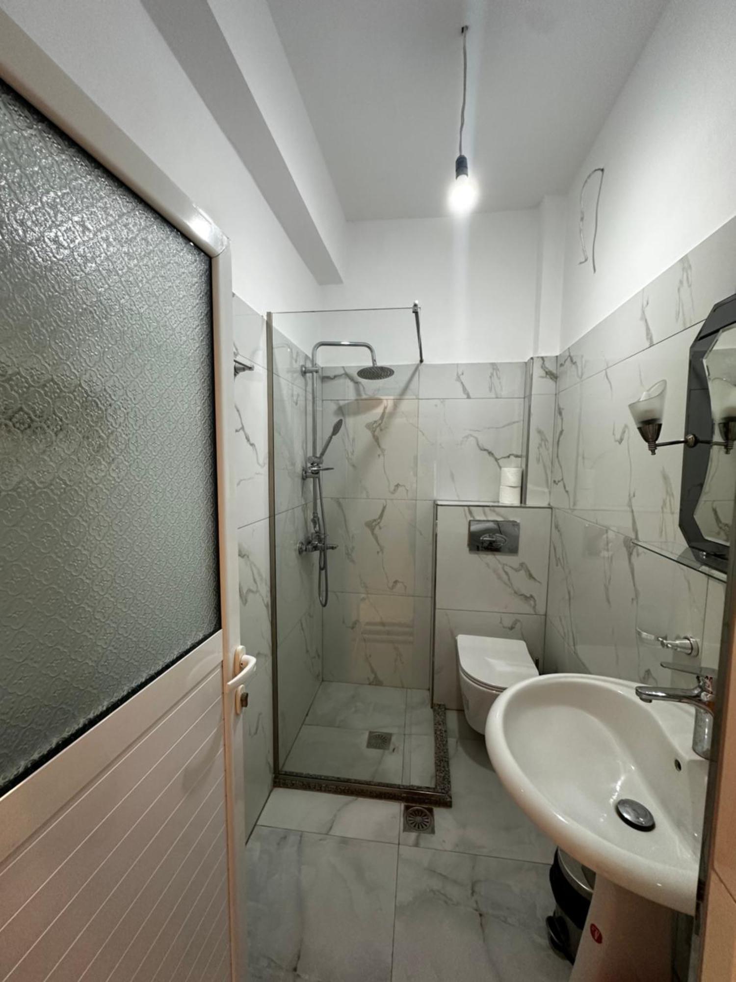Ylli'S Apartments Sarandë エクステリア 写真