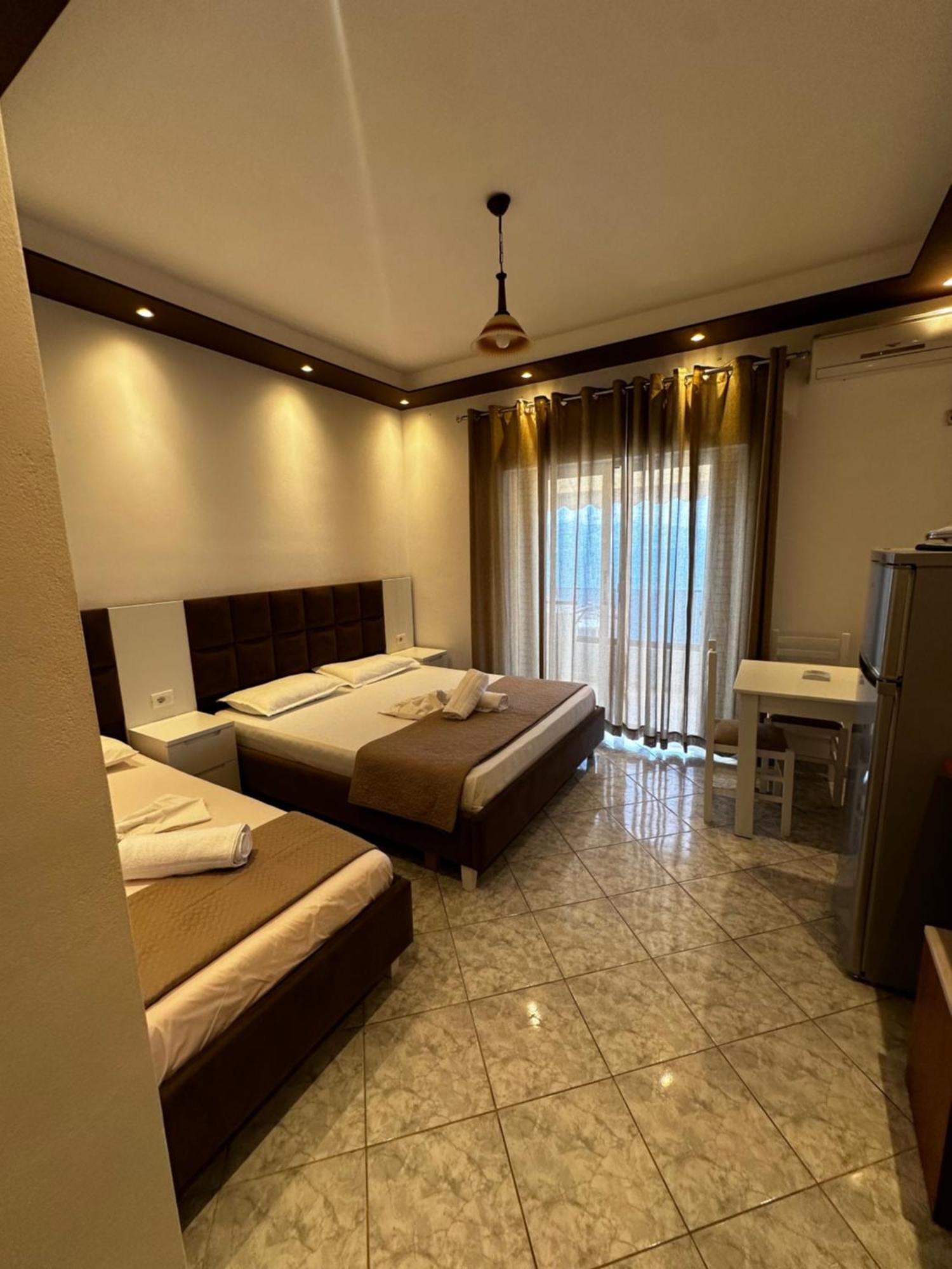Ylli'S Apartments Sarandë エクステリア 写真