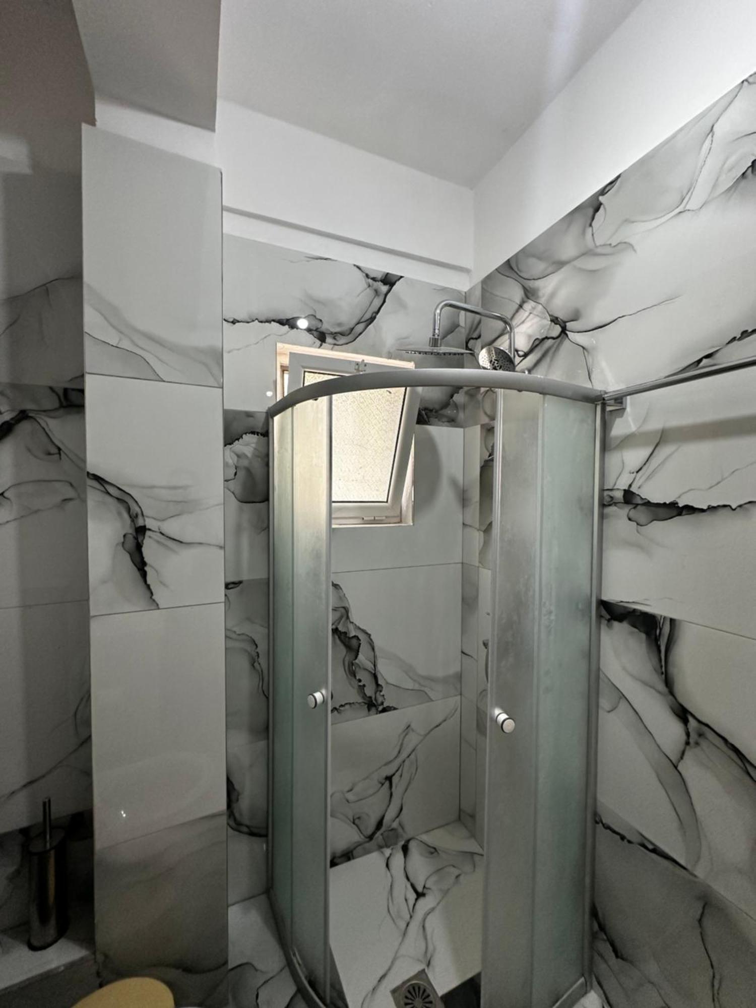 Ylli'S Apartments Sarandë エクステリア 写真