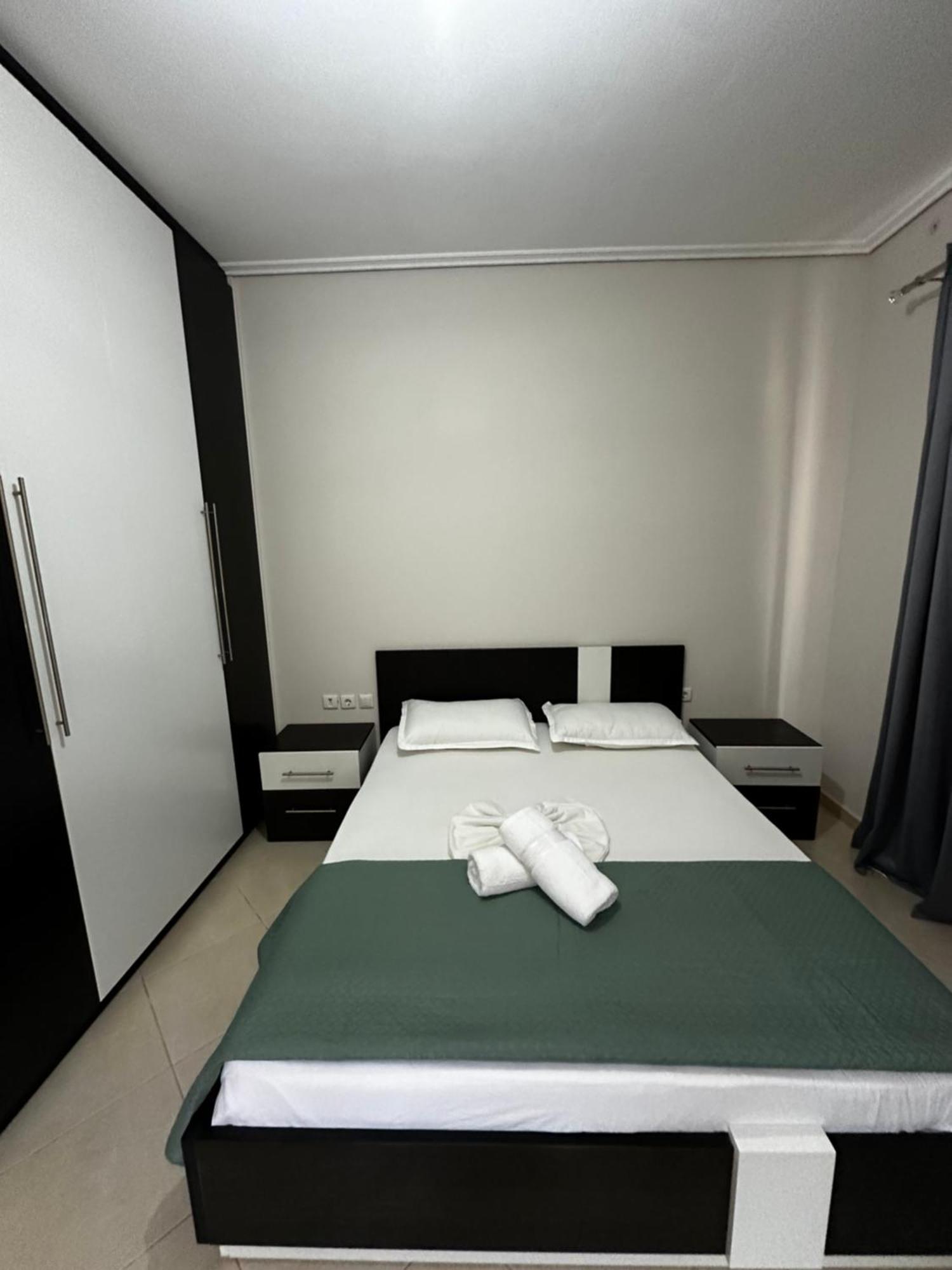 Ylli'S Apartments Sarandë エクステリア 写真